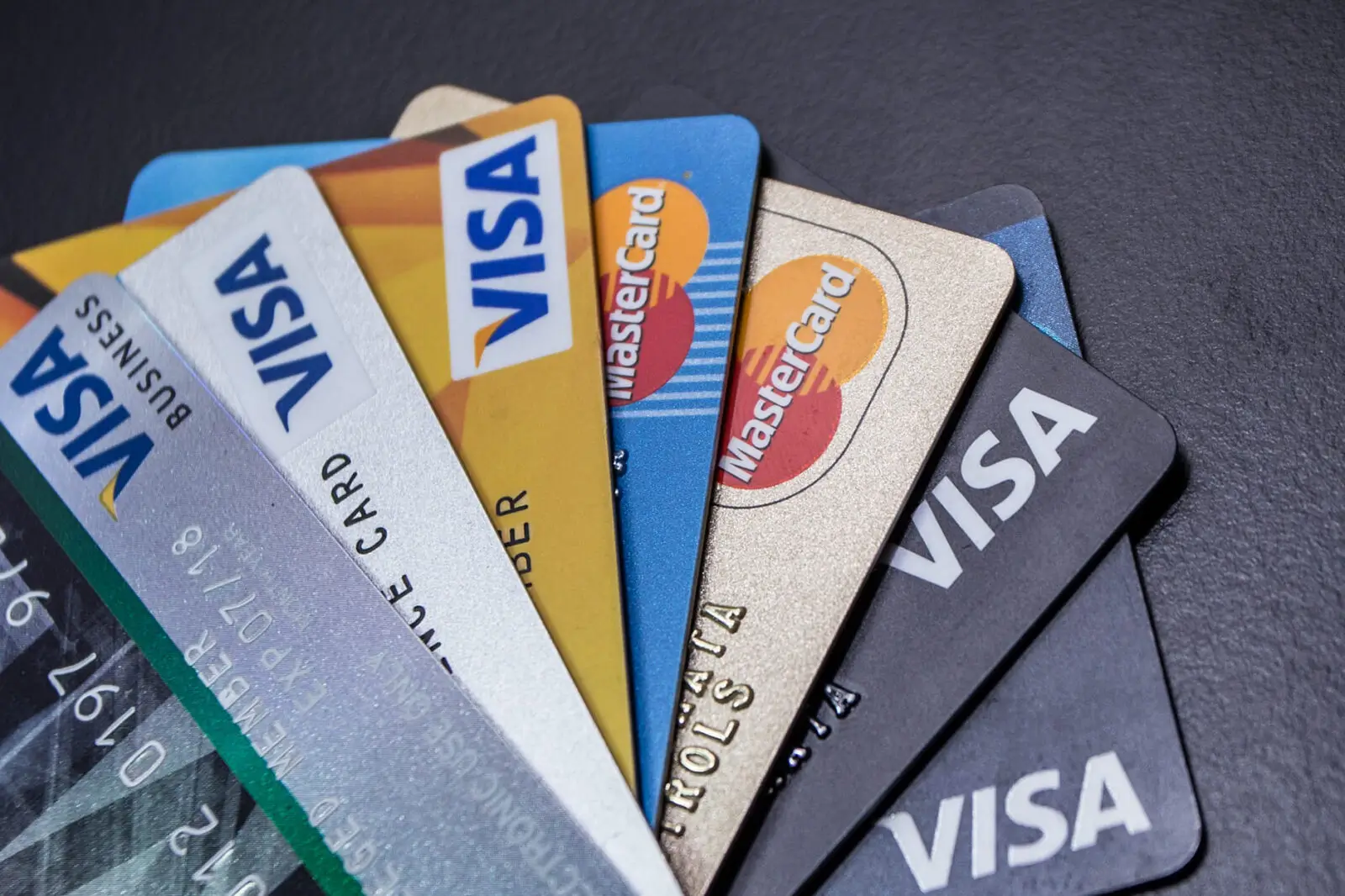 Как летать по миру и не разоряться: Советы по покупке авиабилетов по доступным ценам